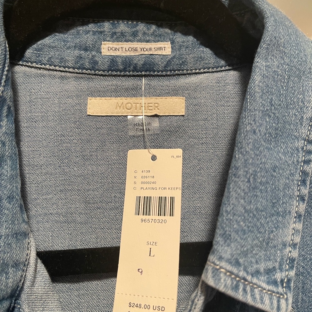 Make an offer!!  MOTHER Light Blue Denim Snap Shirt size Large - Picture 2 of 6